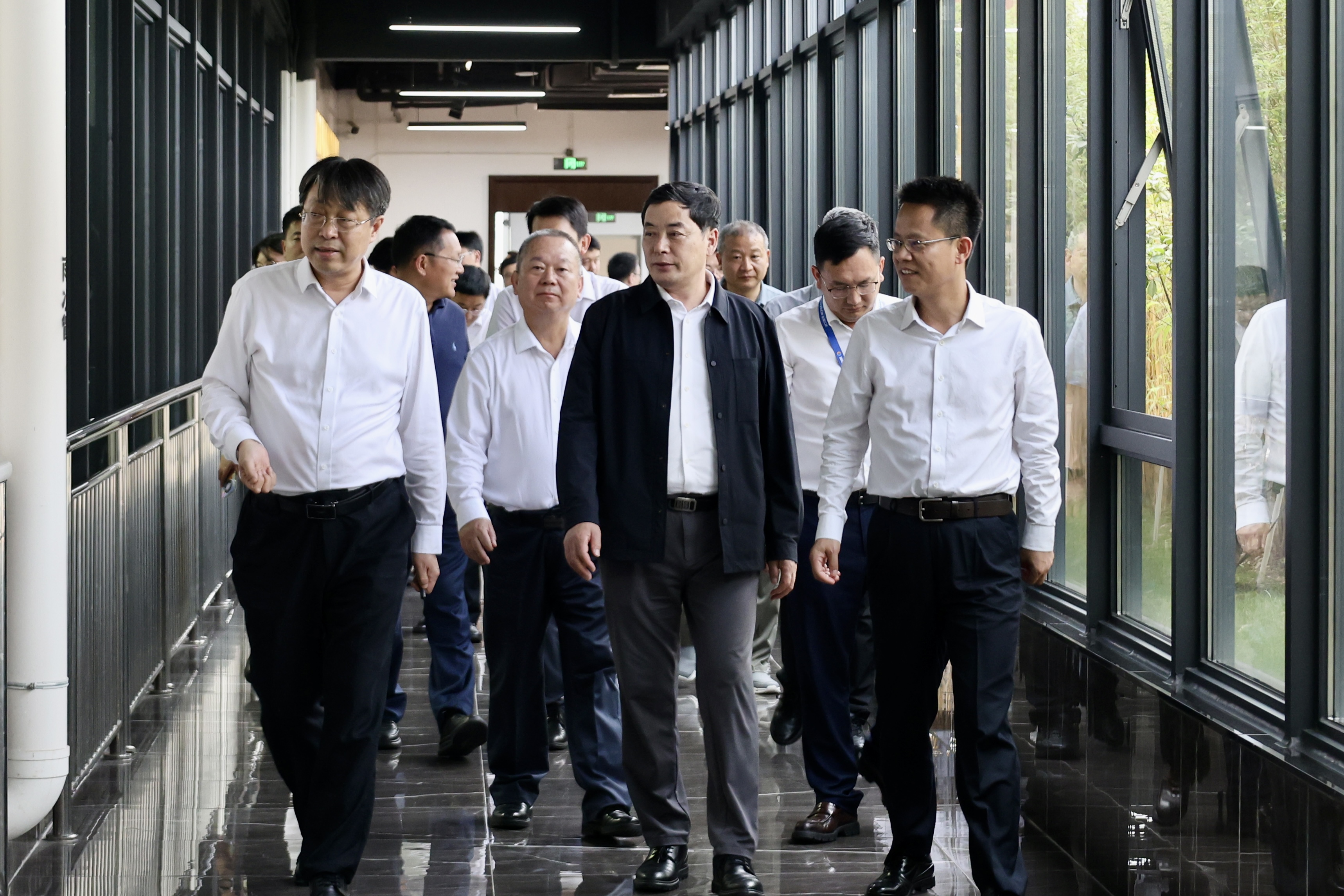 中國海油黨組成員、副總經(jīng)理俞進赴中海萬泰調(diào)研